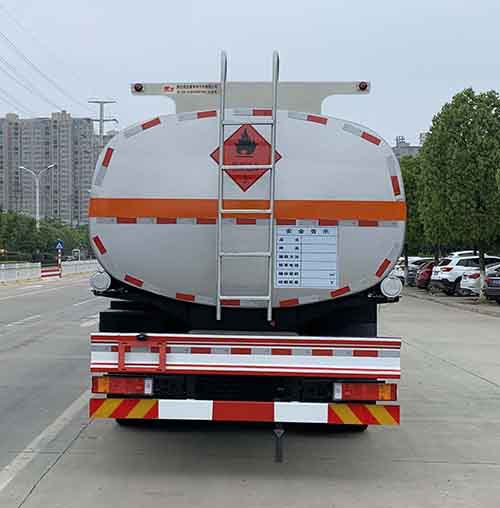 楚飞牌CLQ5263GYY6D型运油车