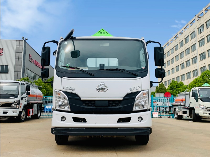 东风柳汽5.2米L2气瓶运输车